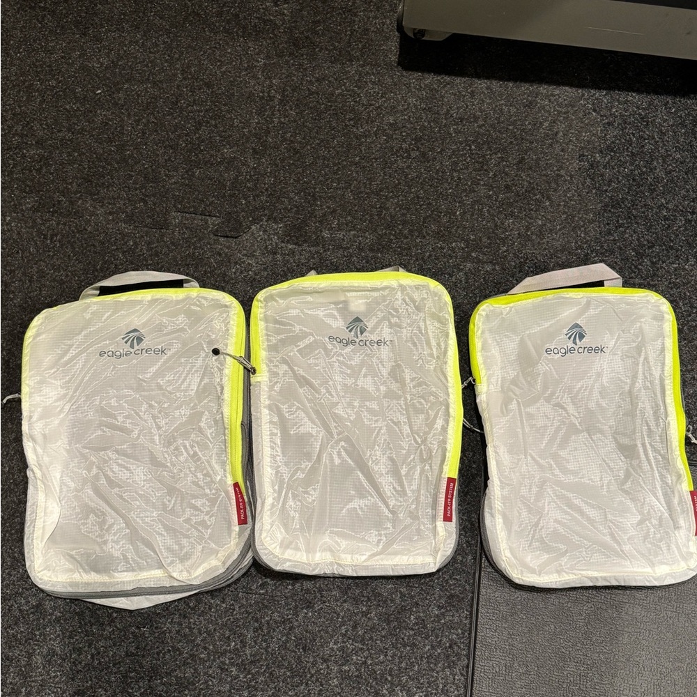 White and Yellow Packing Cubes Set